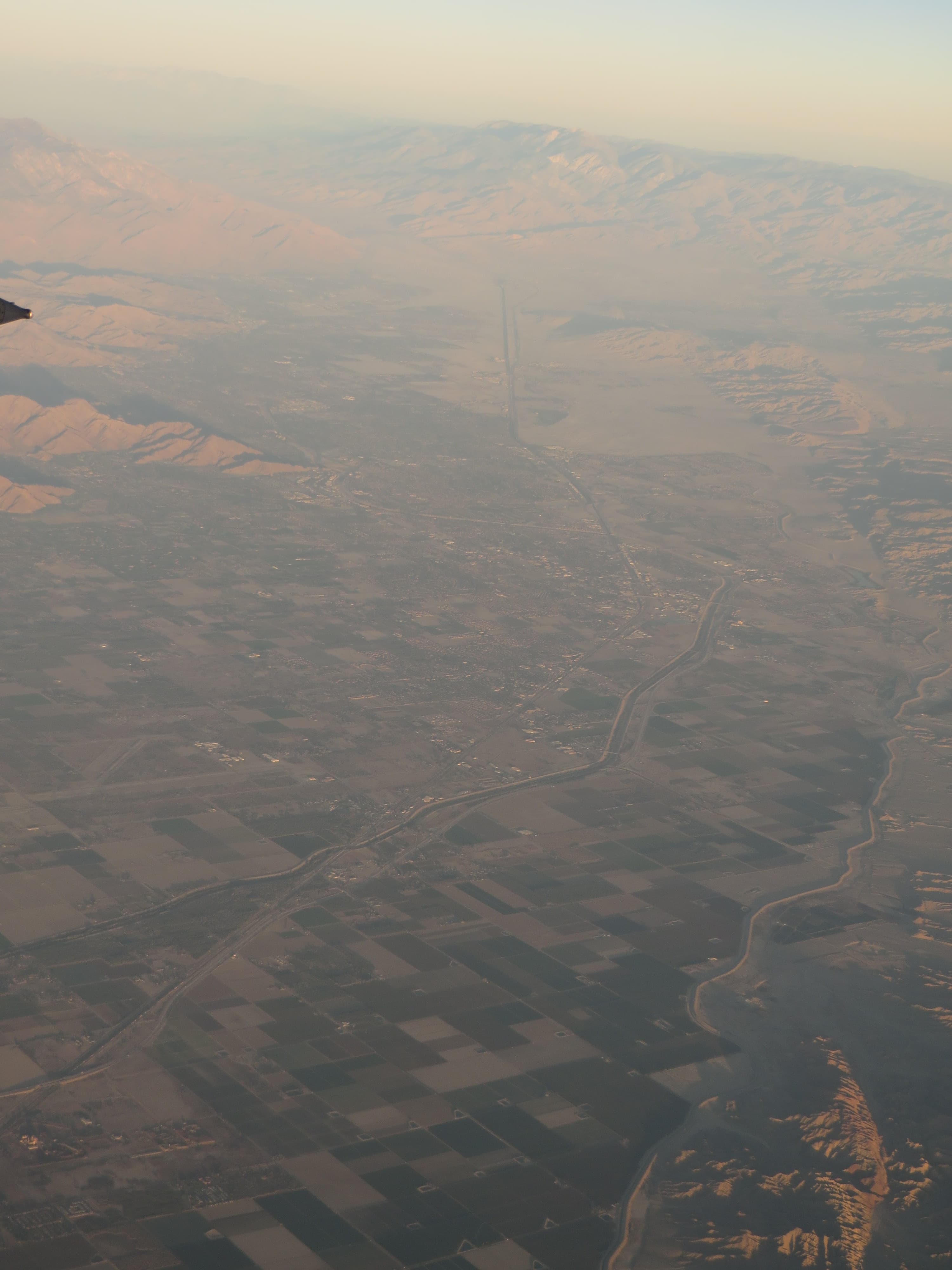 Flota de OVNIs sobre California: el video que nadie puede explicar