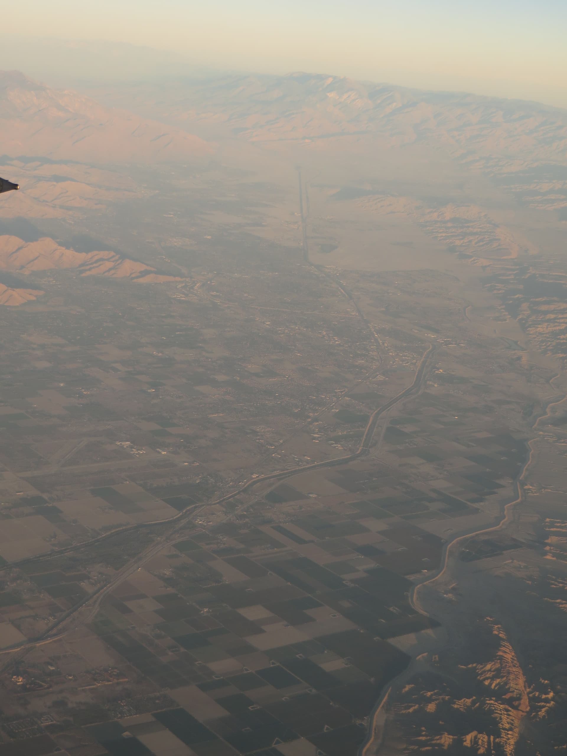 UFO Fleet Over California: the video nobody can explain