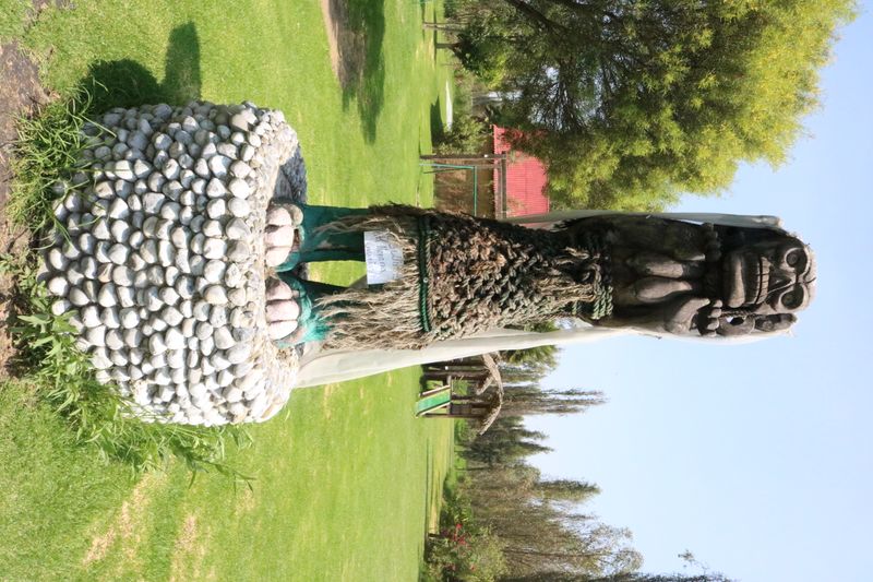 Estatua de La Llorona en las chinampas de Xochimilco, Ciudad de Mexico