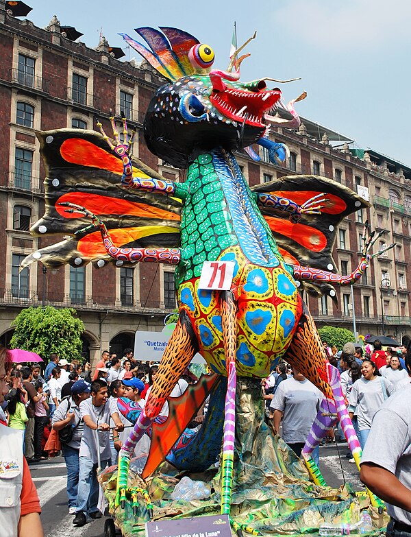 Alebrije Nahual Hijo de la Luna en el desfile del Zocalo de la Ciudad de Mexico