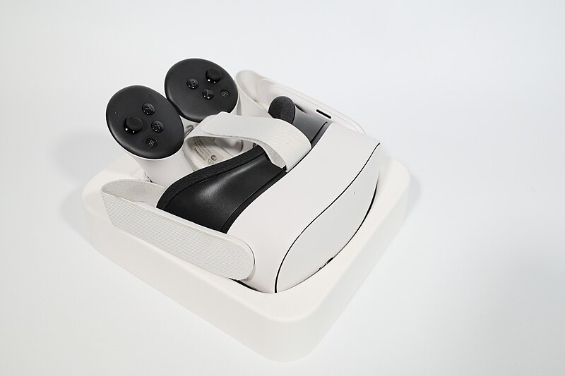 Meta Quest 3S unboxing — contenido de la caja con visor y controles